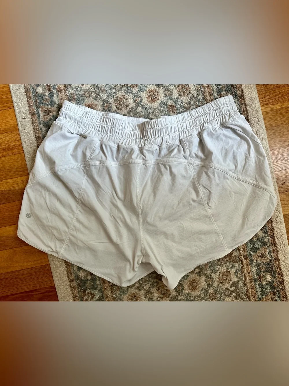lululemon Track That White Womens Shorts Elastic Waist 5 in inseam Size 18